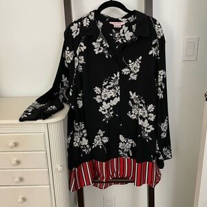 Penningtons blouse. Black and white floral with red striped bottom, long top
